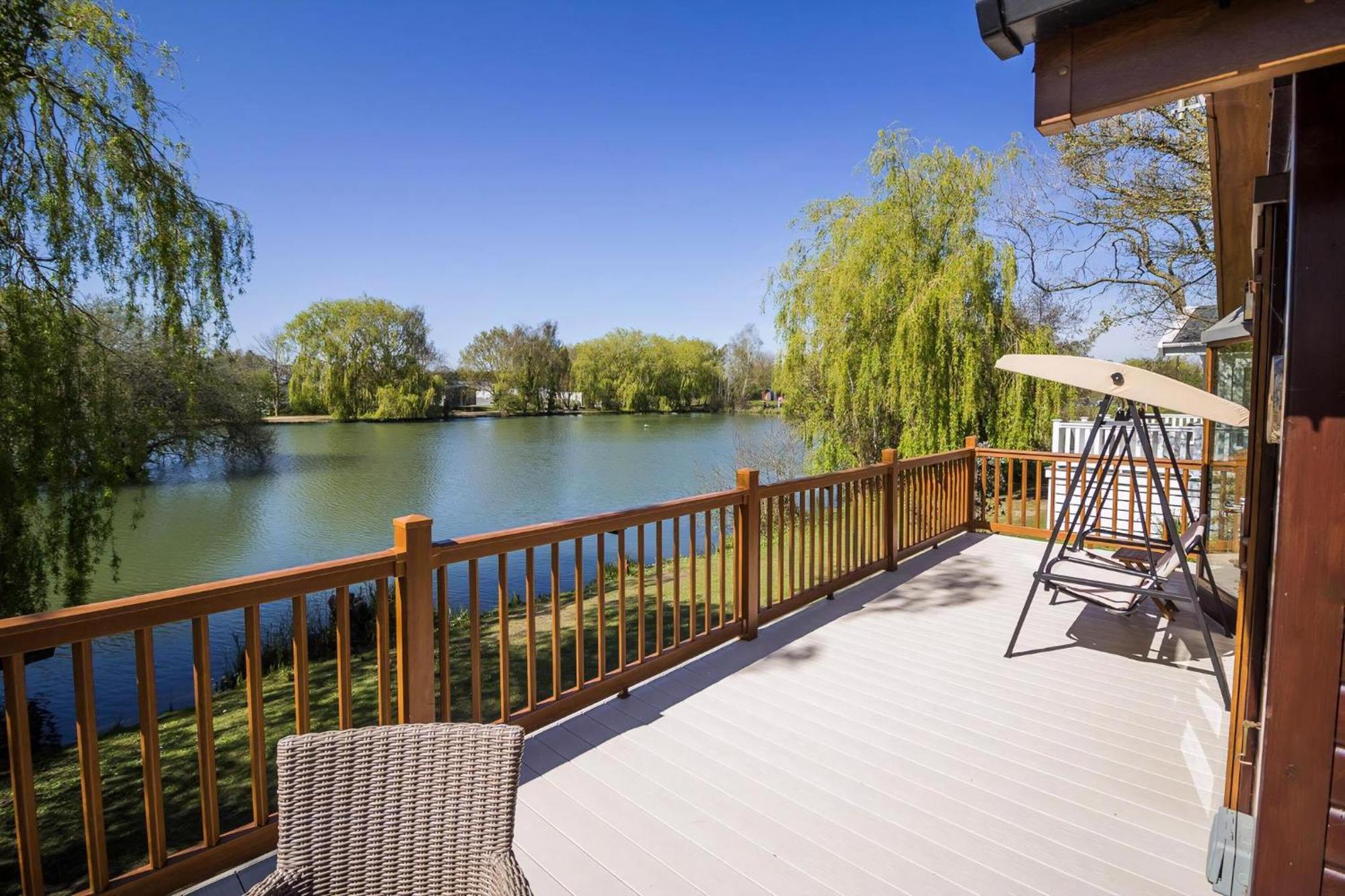 Stunning Lodge With Free Wifi For Hire At Carlton Meres In Suffolk Ref 60013M Saxmundham Buitenkant foto